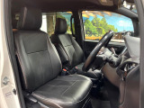 運転席シート廻りは使用感も少なく、良好な状態となっています。丁寧に使われていたことがよくわかりますね。