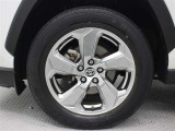 18インチアルミホイール(スーパークロームメタリック塗装)を装着しています。タイヤサイズ225/60R18