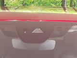 【i-ACTIVESENSE】走行中に前方の車両等を認識し、衝突しそうな時は警報とブレーキで衝突回避と被害軽減をアシスト。より安全にドライブをお楽しみいただけます。