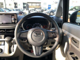 ハンドルは車を運転する上で、ずっと握っている重要なパーツです。手にフィットする物がいいですよね♪
