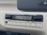 【オートエアコン】一度お好みの温度に設定すれば、車内の温度を検知し風量や温度を自動で調整。暑い&hellip;寒い&hellip;と何度もスイッチ操作をする必要はありません。快適な車内空間には必須の機能ですね♪