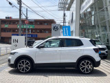 アフターサービスは全国のVolkswagen正規ディーラーで対応。遠方のお客様も安心してご購入いただけるよう、丁寧にサポートいたします。