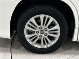 タイヤサイズは205/60R16!残り溝は5ミリ程度です!純正アルミホイール!