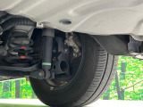 お車を安心してお乗りいただく為には、足回りの定期点検が欠かせません。サービスサポート(有償保証)では無料点検もご提供しており、安心のカーライフをお過ごしいただけるサポート体制が整っています。
