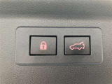 バックドアの開閉が電動操作可能。荷物の出し入れもラクラクです。