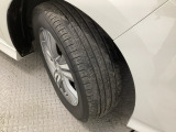 安全に走行するためには空気圧の確認をはじめ溝の深さ、ひび割れの等の点検が必要です。点検時に交換が必要と判断した場合は交換いたします。