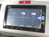 純正メモリーナビ(VXM-165VFi)を装着しております。AM、FM、CD、DVD再生、Bluetooth、フルセグTVがご使用いただけます。初めて訪れた場所でも安心ですね!