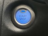 【プッシュ式エンジン】プッシュ式エンジンスタートでブレーキを踏んでボタンを押すだけでエンジン始動がスムーズ!!鍵をカバンに入れているだけでエンジンの始動が可能★とても便利な機能です