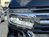 LEDヘッドライトは、点灯の瞬間から最大光量を発揮し、突然暗くなるトンネルなどでの安定感を高めます。