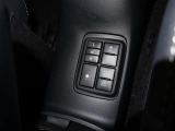 【運転席・助手席シートヒーター】座面と背もたれをすばやく温めるシートヒーターを内蔵。身体を直接温めることができるので、寒さが厳しい日も快適に過ごせます。