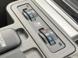 【シートベンチレーション】夏場は涼しい風でお尻や背中の熱やムレを防ぎ、冬はエアコンよりも早く温まってポカポカに!季節を問わず快適に過ごせます。