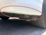 フロントバンパー部のキズの写真です。修理も受け付けておりますのでお気軽にスタッフへご相談ください!
