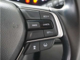 ◆アダプティブクルーズコントロール◆予め設定した車速内でクルマが自動的に加減速。前走車との適切な車間距離を維持しながら追従走行します。【LKAS】車線維持支援システムでステアリング操作を支援。