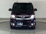 とっても明るいディスチャージヘッドライト(HID)です。 また、LEDフォグライトもついています!