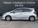 ノートの横からの画像になります。当店は全車 整備・保証付なので安心してご検討頂けます。