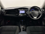 シンプルな装備で運転がしやすいクルマです!クルマの基本が詰まった4ドアセダン!