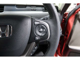 Hondaセンシングの機能のひとつ、アダプティブクルーズコントロール付!アクセルから足を離しても設定したスピードと前車との車間を保ち走行してくれます!車線維持もアシスト☆高速道路で疲労軽減ですね☆