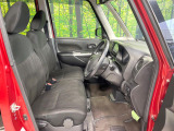 運転席シート廻りは使用感も少なく、良好な状態となっています。丁寧に使われていたことがよくわかりますね。