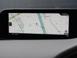 マツダコネクトの8.8インチワイドセンターディスプレイです。『Android Auto』『Apple CarPlay』や独自のコネクテッドサービスに対応したインターフェイスシステムです。