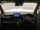 機能的なコックピット。快適な運転を楽しめます。