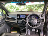 ご覧のように、視界が広く運転しやすいように設計されています。また、プラズマクラスター技術搭載フルオートエアコンで快適です。