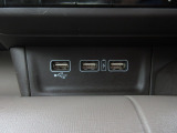 便利な充電用USBジャックも付いています。