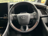 【純正革巻きステアリング】上質な革を使用することで、手にしっかり馴染みとても運転しやすいハンドルです♪