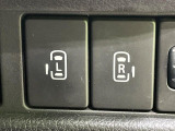 【両側パワースライドドア】スマートキーや運転席のスイッチで後席両側スライドドアの開閉が可能♪電動だから力を入れてドアを開ける必要が無く、小さなお子様でも簡単に開け閉めでき快適です♪