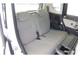 ■車内クリーニング■専門スタッフが見えないところまで徹底洗浄!車内のニオイもリフレッシュ!目に見えないところまで美しくがモットーです。だから、当店の中古車は内装にも自信があります!