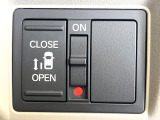 【パワースライドドア】スマートキーや運転席のスイッチでスライドドアの開閉が可能♪電動だから力を入れてドアを開ける必要が無く、小さいお子様でも、重い荷物を持っている時もラクに開け閉めできます♪