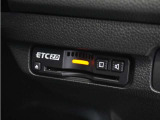 ◆ETC2.0◆進化したドライブ体験。料金収受システムだけだったETCが生まれ変わって、高速道路を賢く使うETC2.0に進化しました。多彩な情報サービスが便利で快適なドライブ体験を提供します。