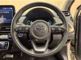 ステアリングスイッチ搭載!手を離さずに手元のスイッチでさまざまな操作が可能。運転中、視線をそらさなくても操作ができて安全です!