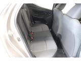 後席シートは分割可倒式。乗せる荷物や乗車人数に合わせて片側ずつ倒すことが出来ます。