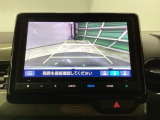 バックモニター付きで車庫入れもラクラク♪