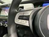 ステアリングにオーディオ操作スイッチが付いています。オーディオ画面に直接タッチしなくても操作が出来ますので、運転に集中できます。
