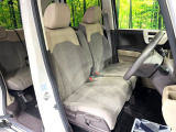 運転席シート廻りは使用感も少なく、良好な状態となっています。丁寧に使われていたことがよくわかりますね。