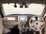 【前方視界】開放的な前方視界!運転がしやすく疲れにくいです♪窓が大きく、見通しがとっても良いおクルマですよ♪