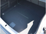 Audi正規ディーラーが高品質をお約束。高度な訓練・教育を受けたAudi専任メカニックが、100項目にもおよぶ精密な点検を実施。すべてクリアしたAudi車だけ、あなたのお手元に届けられるのです