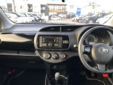 シンプルながら機能性あふれる運転席廻りです。視界性もよく、運転しやすいですよ。