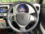 インテリアに合わせたデザインのステアリングは、運転される方のことも考え、運転しやすい形状、大きさです。是非一度、実際に触ってお確かめください。