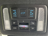 【パワーバックドア】スマートキーや運転席のボタンを押すだけでリアゲートが自動で開閉します!荷物を持っている時や、高い位置にあるバックドアを閉める際に便利な機能です♪