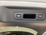 荷物を置いてクルマから離れると自動で閉じる「予約クローズ機能」が付いたパワーテールゲート。
