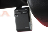 ◆ドライブレコーダー◆映像・音声などを記録する自動車用の装置です。 もしもの事故の際の記録はもちろん、旅行の際の思い出としてドライブの映像を楽しむことができます。