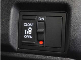 ◆片側電動スライドドア◆狭い駐車場でも乗り降りが楽々♪お子様が隣の車にドアを当ててしまう心配もございません!小さなお子様連れの方もこれで安心。