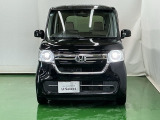 LEDヘッドライトを装備しています。LEDヘッドライトはとても明るく、雨の日や夜間走行も安全・安心です。オートライトコントロール付きで周囲の明るさに応じて自動で点灯・消灯します