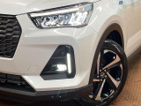 【シーケンシャルターンランプ付きLEDヘッドライト】人気の『流れるウィンカー』付きのLEDヘッドライトを装備♪高級感はもちろん、点灯時は存在感たっぷりで他車からも認識されやすく安心です。