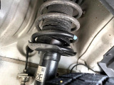 お車を安心してお乗りいただく為には、足回りの定期点検が欠かせません。サービスサポート(有償保証)では無料点検もご提供しており、安心のカーライフをお過ごしいただけるサポート体制が整っています。