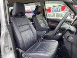 ひじ掛けが付いて運転が楽です