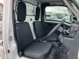 自動車保険も取り扱っておりますの無料で見積りをいたします♪ お客様のお話を伺い、お客様に合った的確なプランをご提案させて頂きます。