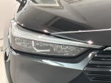 LEDヘッドライトは、点灯の瞬間から最大光量を発揮し、突然暗くなるトンネルなどでの安定感を高めます。